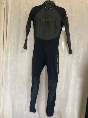 SCUBAPRO Women's Black Full Wetsuit - Long Sleeve